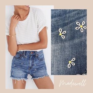 Madewell “The Perfect Jean Short: Daisy Embroidered Edition” - size 28